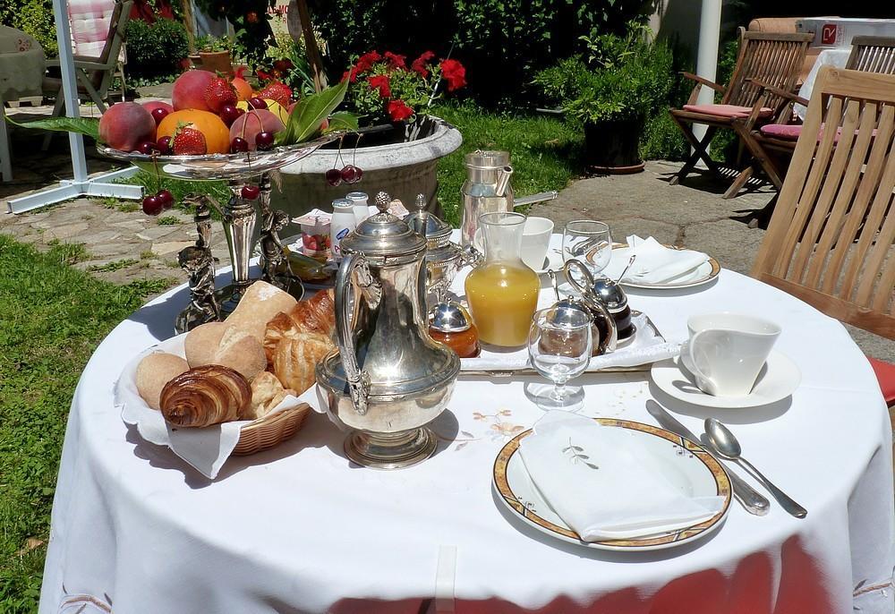 Hotel Le Mont Royal Réalmont Екстериор снимка