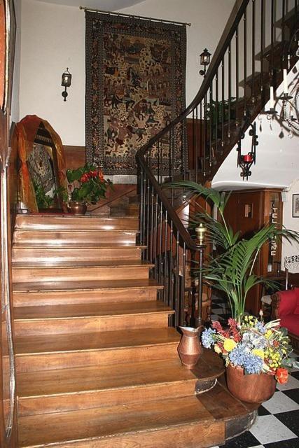Hotel Le Mont Royal Réalmont Екстериор снимка